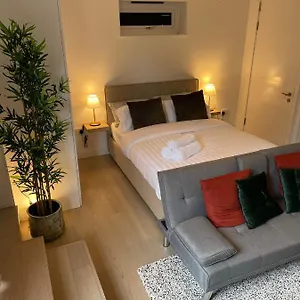 Apartment Studio House, Dagenham